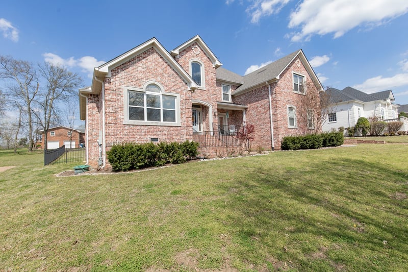 1007 Island Brook Dr, Hendersonville, TN 37075