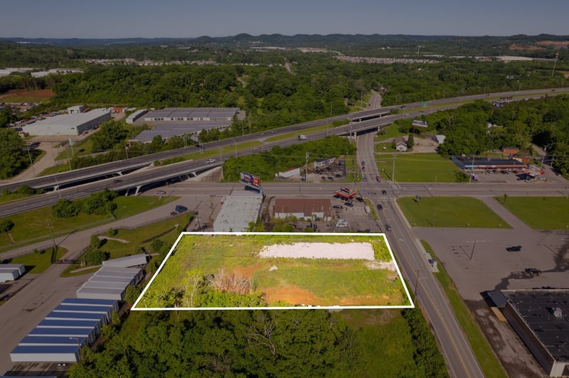 388 Ewing Dr, Nashville, TN 37207