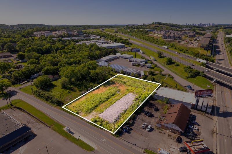 388 Ewing Dr, Nashville, TN 37207