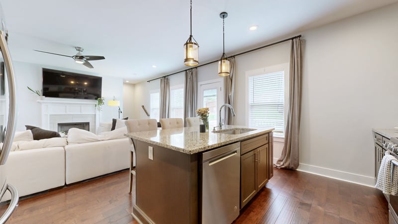 1736 Woodland Pointe Dr, Nashville, TN 37214