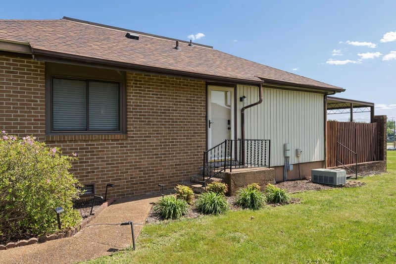 1035 Heritage Dr, Madison, TN 37115