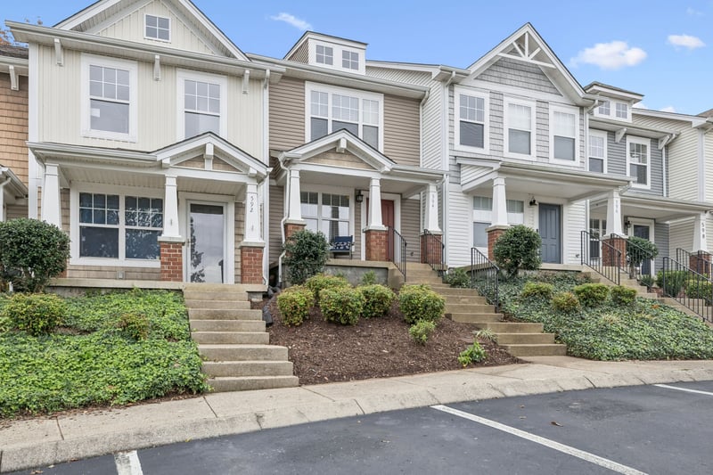 594 Flintlock Ct, Nashville, TN 37217