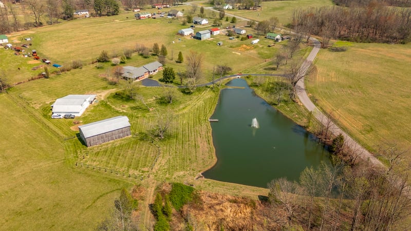395 Whitson Rd, Bethpage, TN 37022