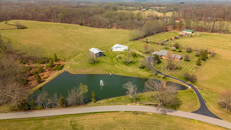 395 Whitson Rd, Bethpage, TN 37022