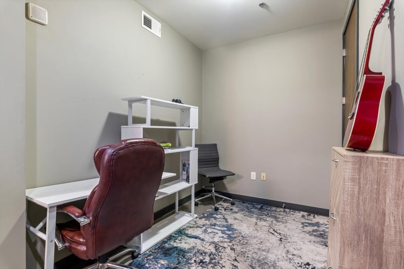 1510 Demonbreun St #706, Nashville, TN 37203