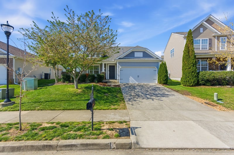 736 Gloucester Ln, Nashville, TN 37221