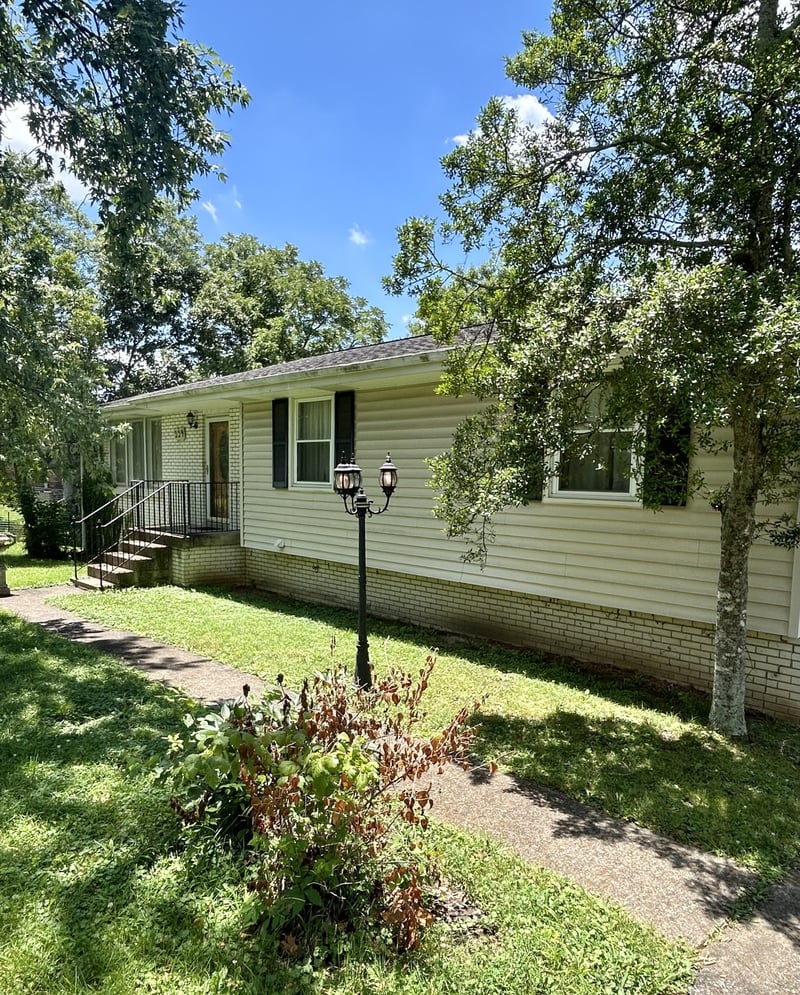 229 S Valley Rd, Hendersonville, TN 37075