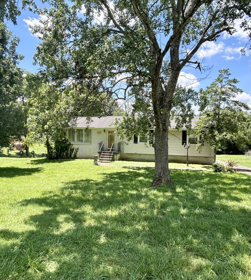 229 S Valley Rd, Hendersonville, TN 37075