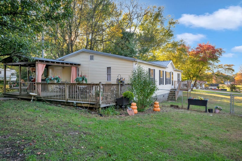 944 Deason Rd, Dickson, TN 37055
