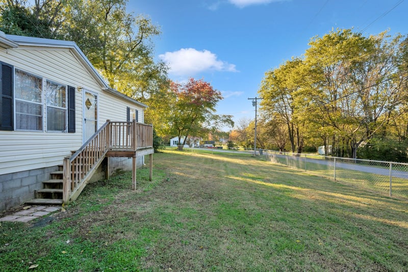 944 Deason Rd, Dickson, TN 37055