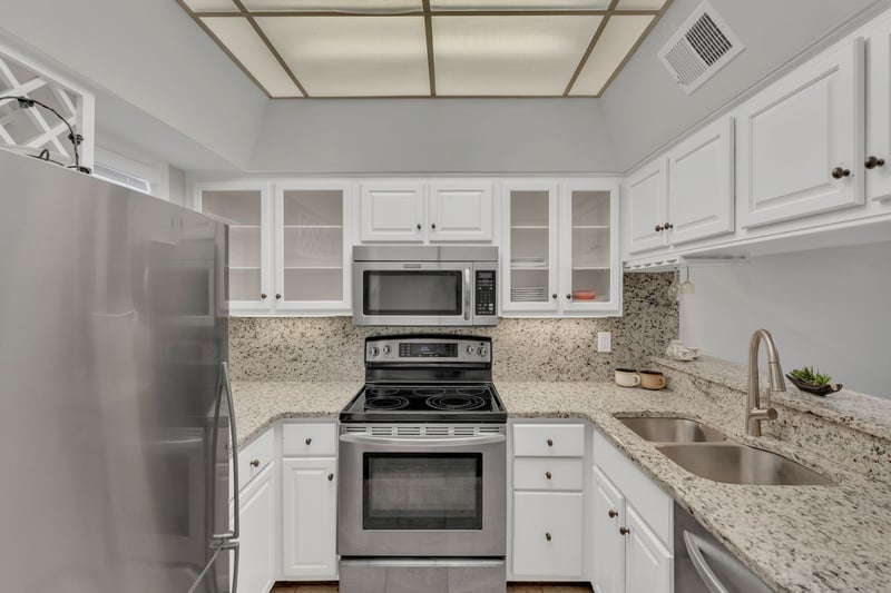 107 W End Pl, Nashville, TN 37205