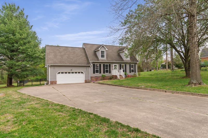 91 Oak Valley Dr, Spring Hill, TN 37174