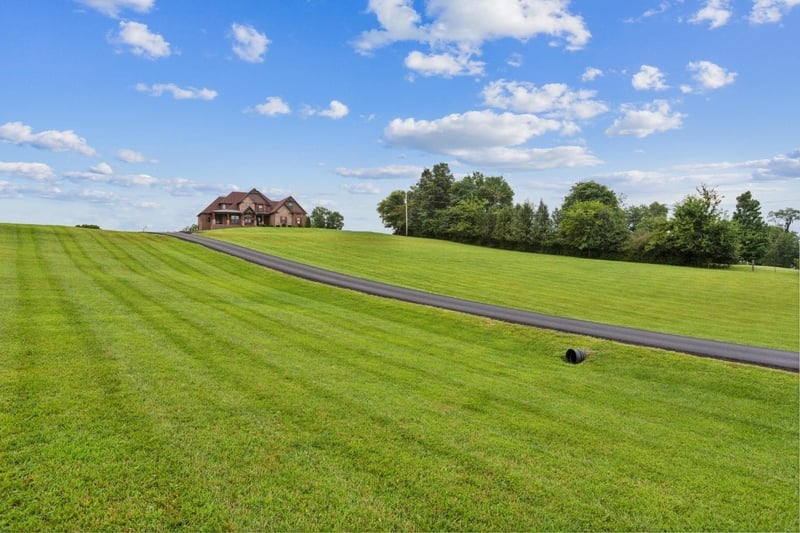 215 George Akins Rd, Westmoreland, TN 37186