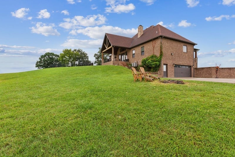215 George Akins Rd, Westmoreland, TN 37186