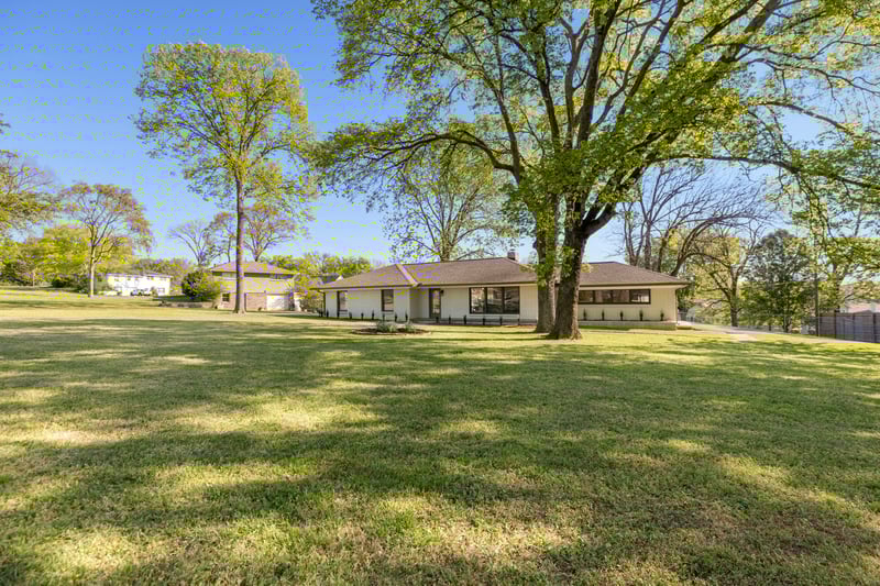 305 Shepherd Hills Dr, Madison, TN 37115