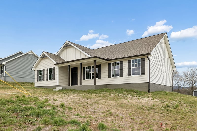 108 Crows Hill Dr, Gordonsville, TN 38563