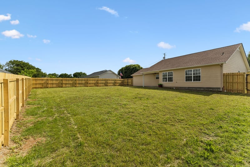 1621 Joel Dr, Columbia, TN 38401
