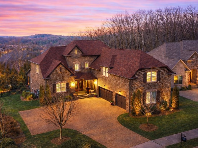 303 Scarsdale Dr, Hendersonville, TN 37075