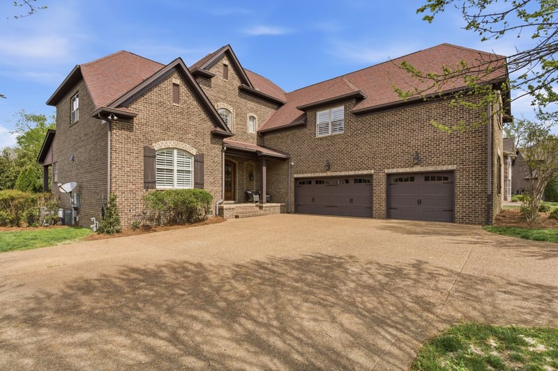 303 Scarsdale Dr, Hendersonville, TN 37075