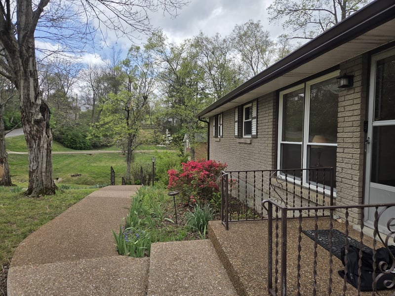 608 Burgundy Dr, Madison, TN 37115