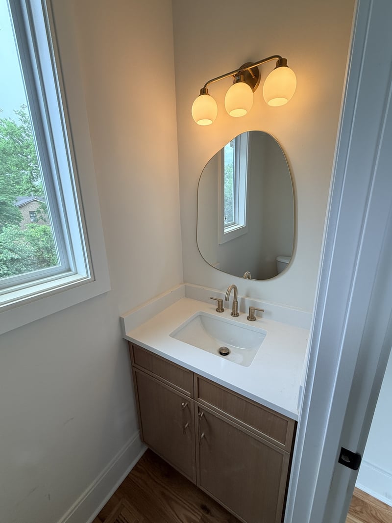 913 33rd Ave #B, Nashville, TN 37209