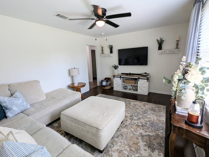 617 Skyline Dr, Columbia, TN 38401