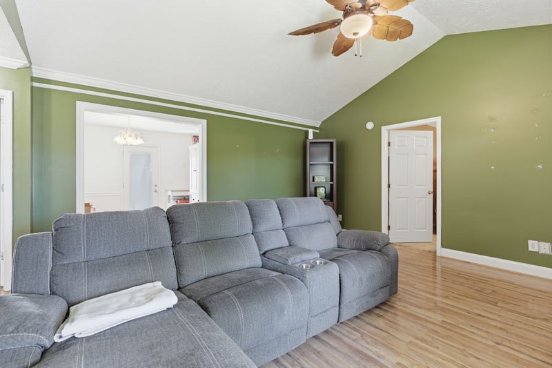 2014 Gardendale Dr, Murfreesboro, TN 37130