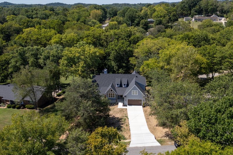 2033 Graceland Dr, Goodlettsville, TN 37072