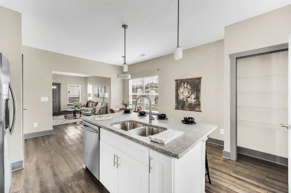 605 Bristol Creek Dr, Nashville, TN 37221