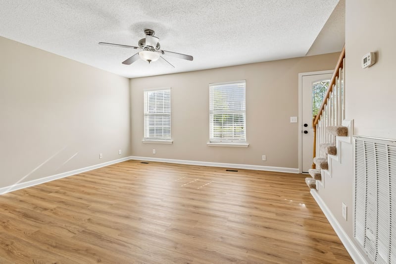 2901 Meadowhill Dr, Murfreesboro, TN 37130