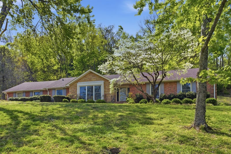 5809 Still Hollow Rd, Nashville, TN 37215