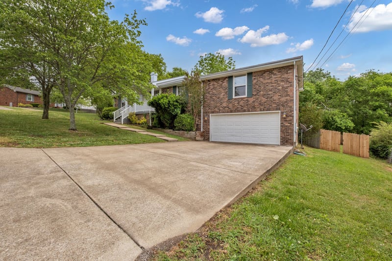 101 Forest Meadows Dr, Hendersonville, TN 37075
