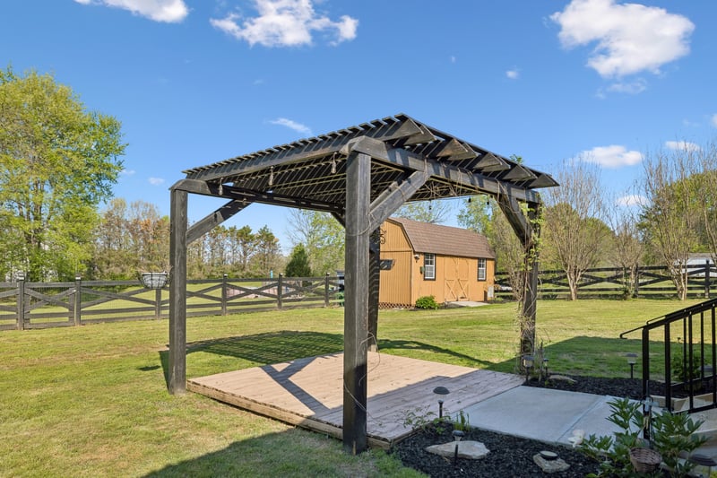 2318 Huckaby Rd, Columbia, TN 38401
