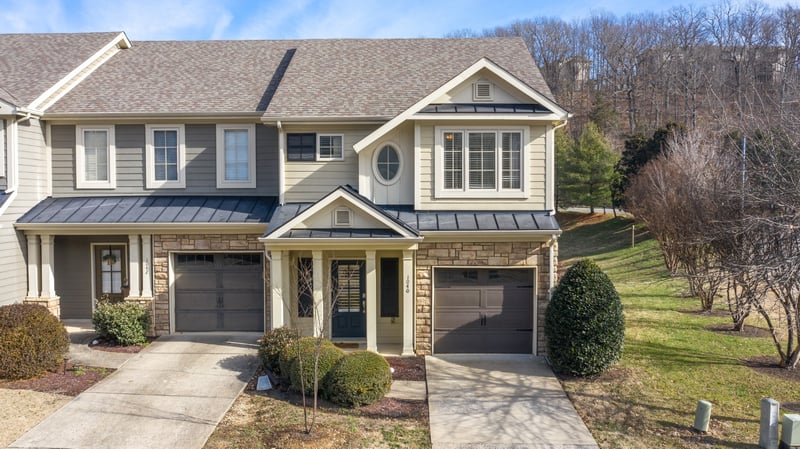 1040 Woodbury Falls Dr, Nashville, TN 37221