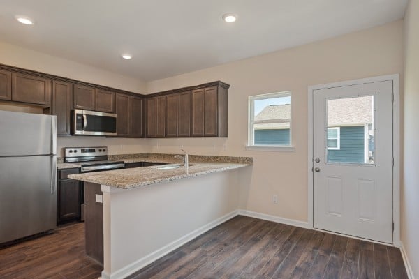 6055 Cullen Dr, La Vergne, TN 37086