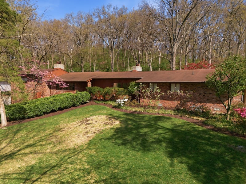 6002 Hickory Valley Rd, Nashville, TN 37205