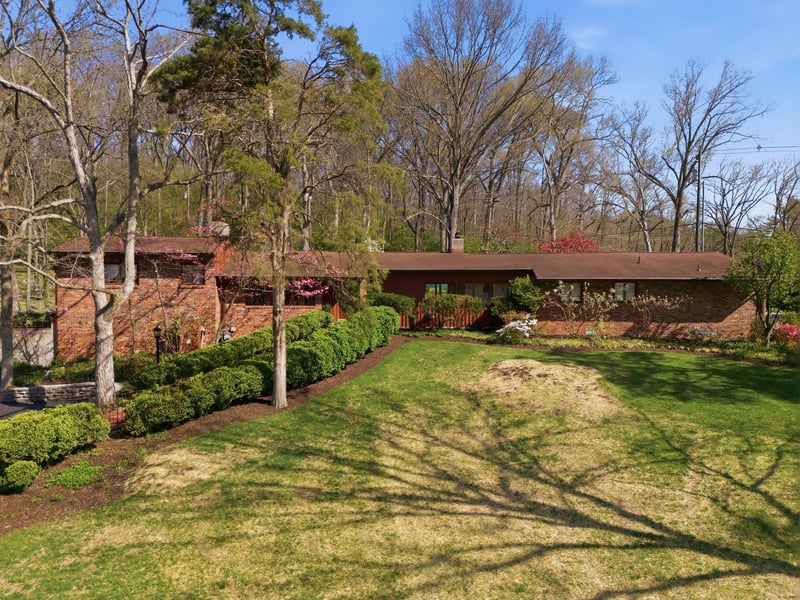 6002 Hickory Valley Rd, Nashville, TN 37205