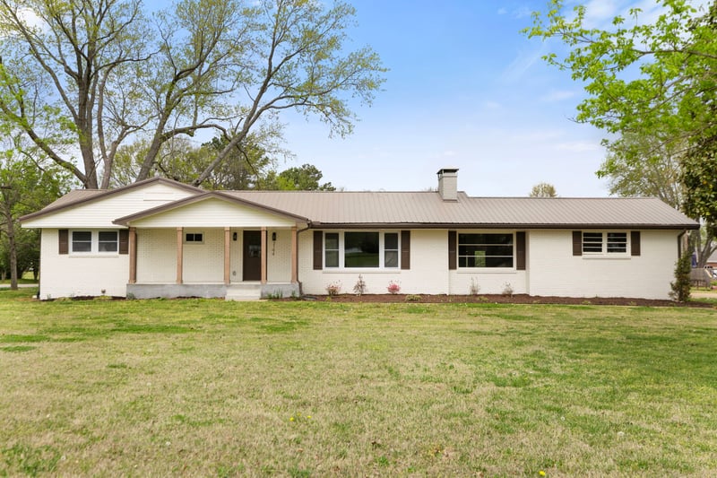 2194 Hampshire Pike, Columbia, TN 38401