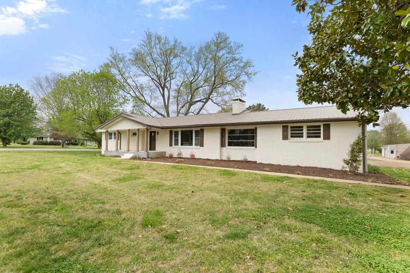 2194 Hampshire Pike, Columbia, TN 38401