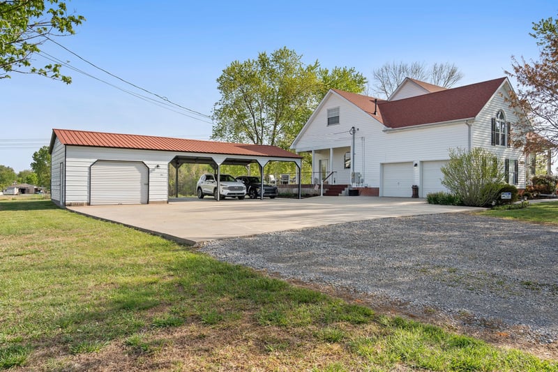 6930 Hall Rd, Greenbrier, TN 37073