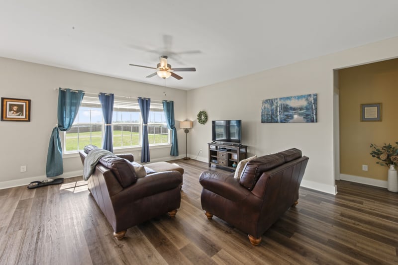 8645 Guthrie Ct, Cross Plains, TN 37049