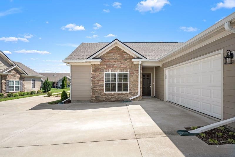 2415 Stonecenter Ln, Murfreesboro, TN 37128