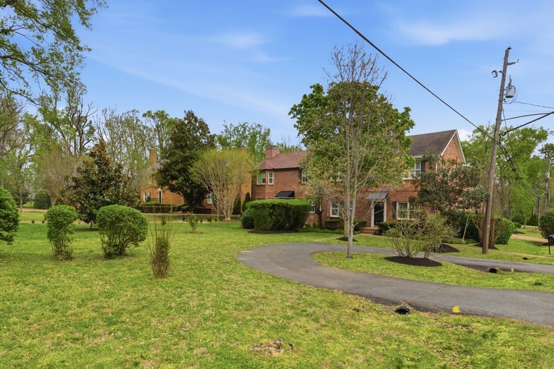 1148 Granny White Ct, Nashville, TN 37204