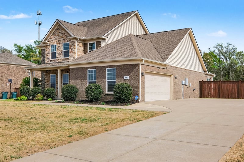 841 Madison Dr, Lebanon, TN 37087