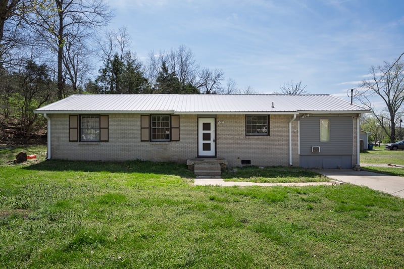 104 Hilltop Dr, Hendersonville, TN 37075