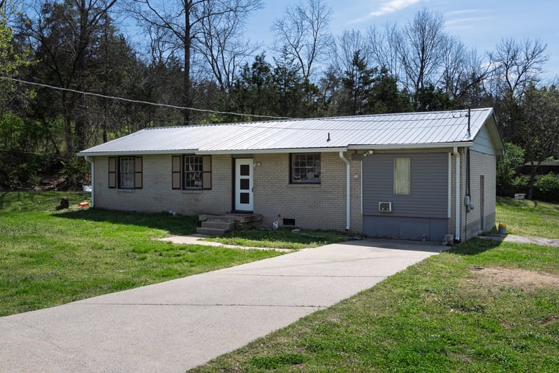 104 Hilltop Dr, Hendersonville, TN 37075