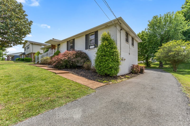 108 Maureen Dr, Hendersonville, TN 37075
