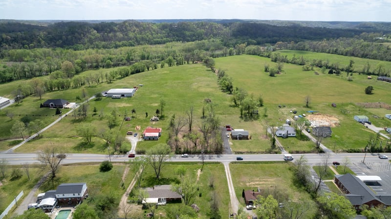 1337 Highway 70 , Kingston Springs, TN 37082