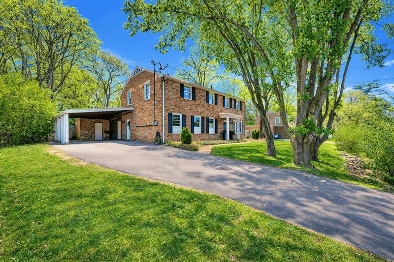 4824 Briarwood Dr, Nashville, TN 37211