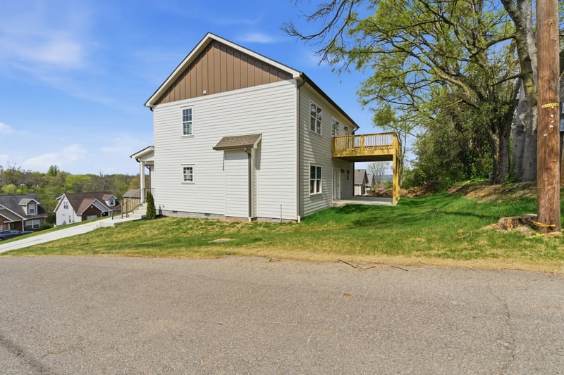 2401 Grover St, Nashville, TN 37207